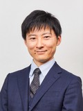 スズキ ユウジ