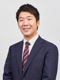 スズキ リョウスケ