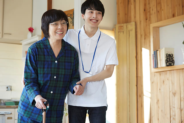 リハビリテーションをする女性