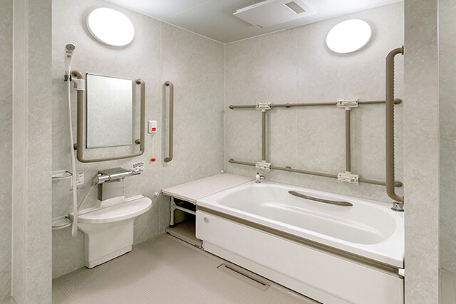 介護施設のバスタブ