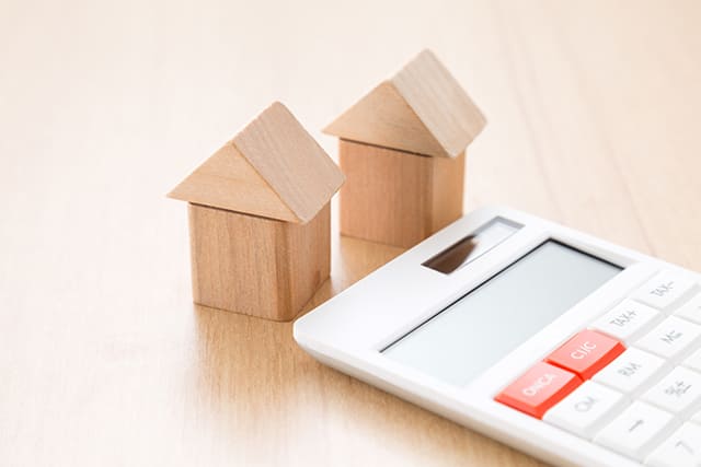 住まいの模型と計算機