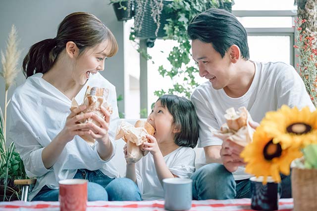 小さな子どものいる夫婦