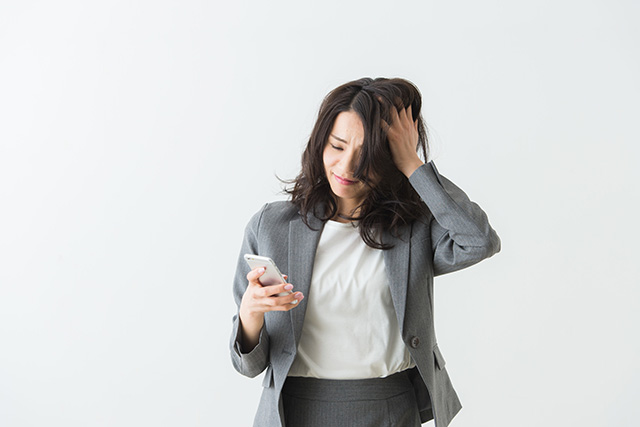 困っている女性