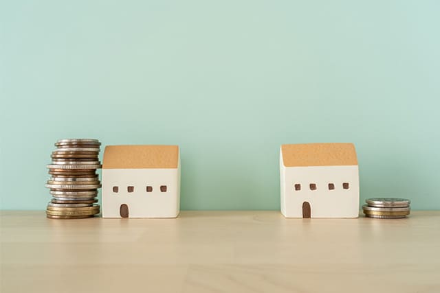 家の模型とお金