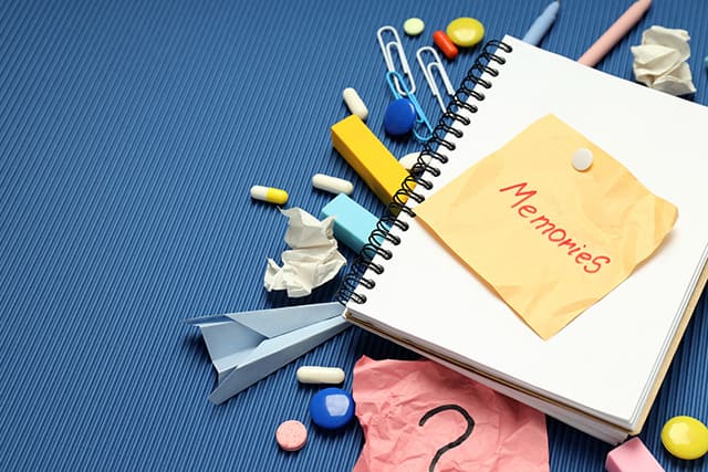 Memoryのメモと手帳と錠剤