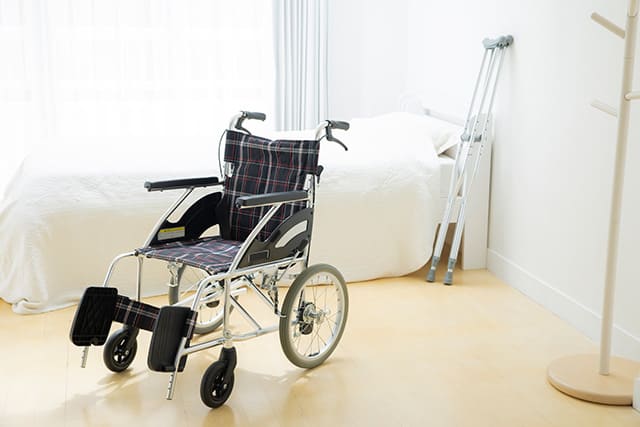 個室にある車いす