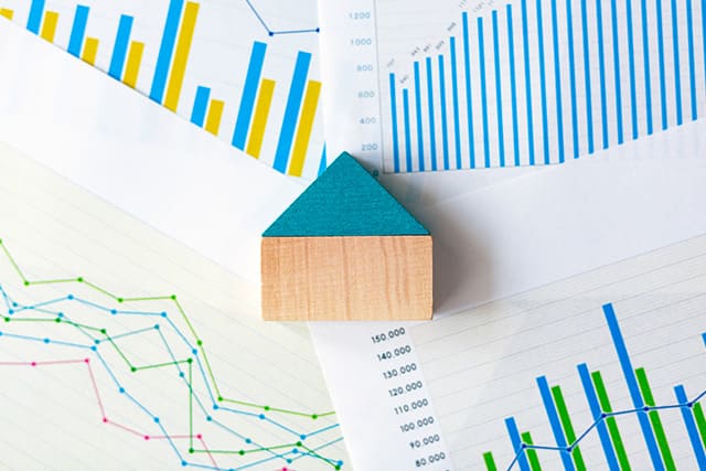 グラフと家の模型