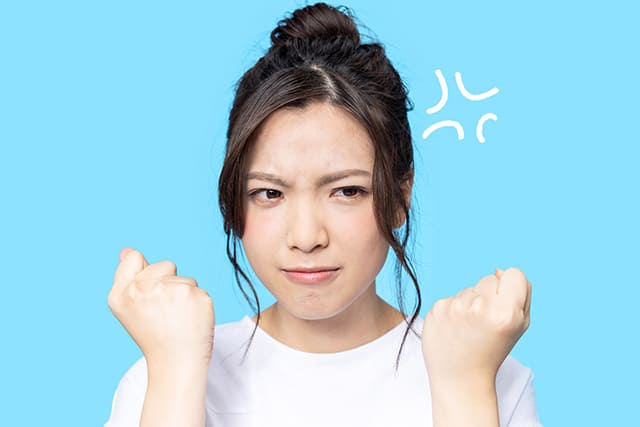 イライラする女性