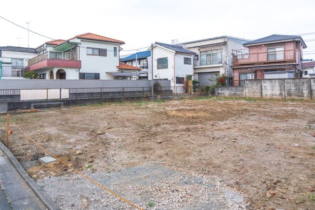 住宅街の更地