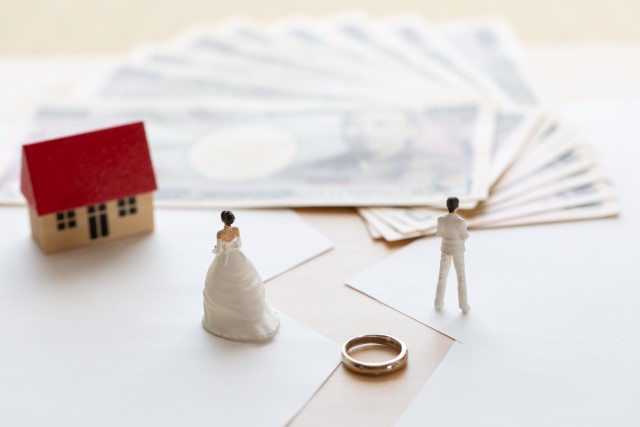 離婚をして財産分与をする夫婦
