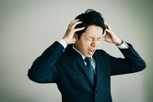 不動産仲介業者とのトラブルに悩む人