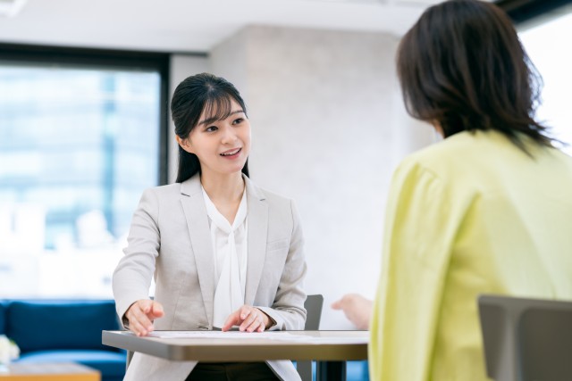 家賃を滞納して管理会社に相談する賃借人