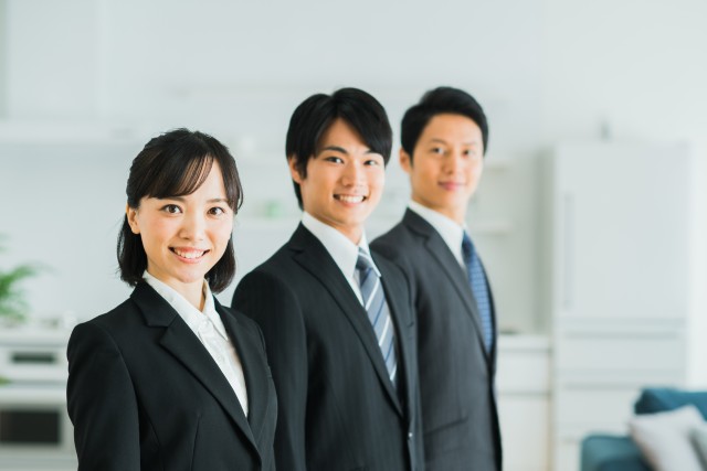 不動産会社の担当者