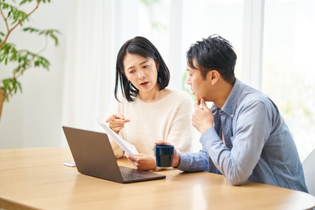 自分で土地売却の相場を調べて悩む人