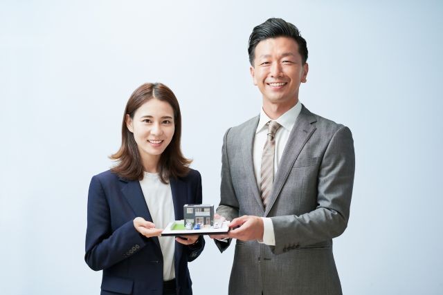 不動産会社の営業担当者