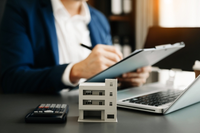 固定資産税評価額を計算する人