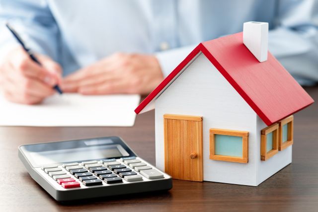 家の売却相場を調べる人