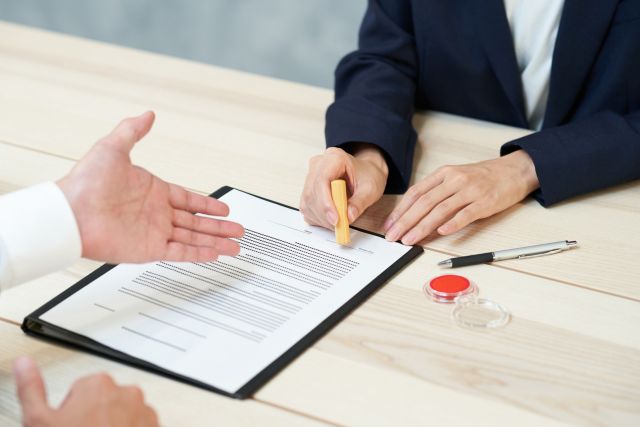 サブリース契約を行う人